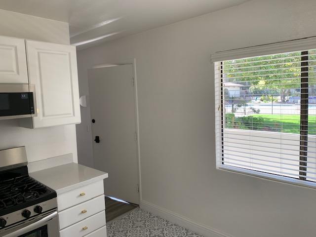 Detail Gallery Image 7 of 31 For 500 Glenwood Cir #125,  Monterey,  CA 93940 - 1 Beds | 1 Baths