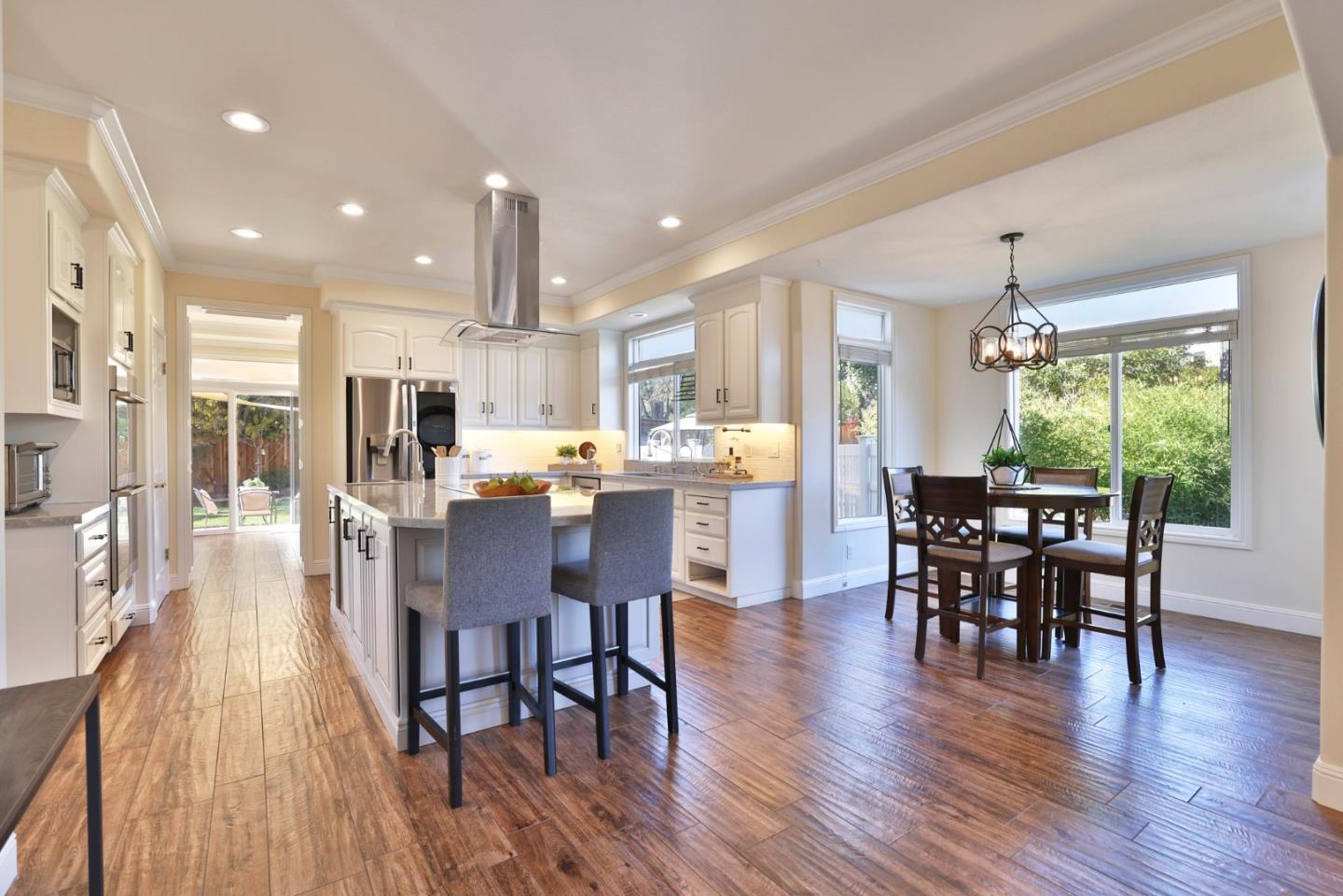 Detail Gallery Image 6 of 48 For 17017 Heatherwood Way, Morgan Hill,  CA 95037 - 4 Beds | 4 Baths