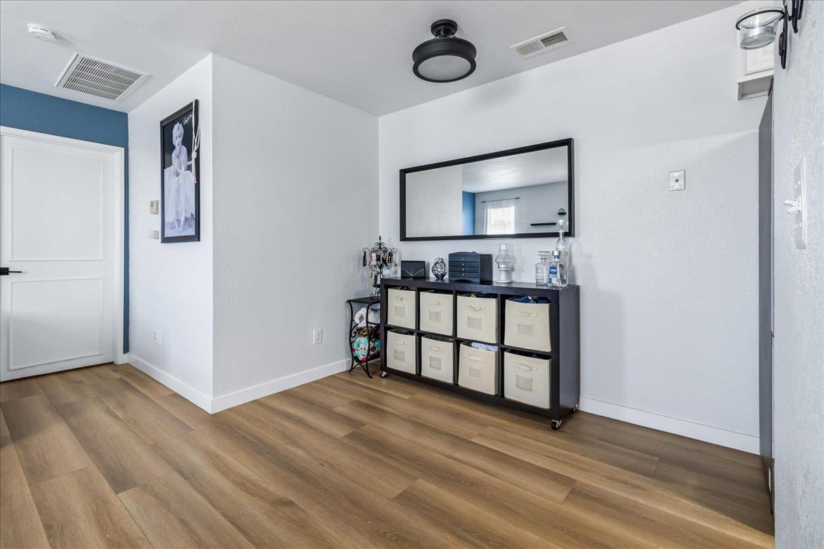 Detail Gallery Image 10 of 22 For 1867 Cherokee Dr #1,  Salinas,  CA 93906 - 1 Beds | 1 Baths