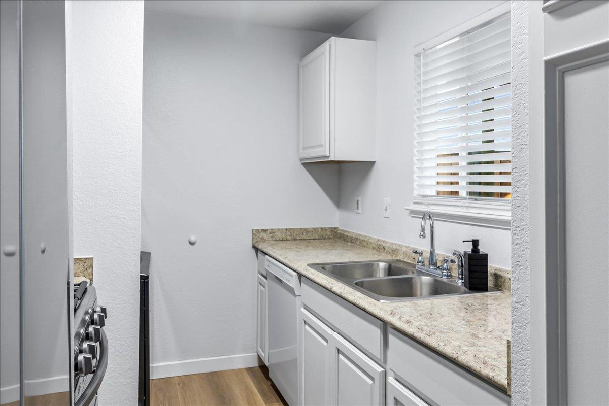 Detail Gallery Image 13 of 22 For 1867 Cherokee Dr #1,  Salinas,  CA 93906 - 1 Beds | 1 Baths