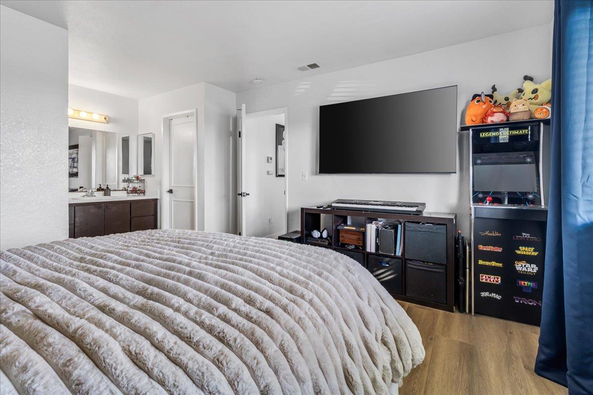 Detail Gallery Image 18 of 22 For 1867 Cherokee Dr #1,  Salinas,  CA 93906 - 1 Beds | 1 Baths