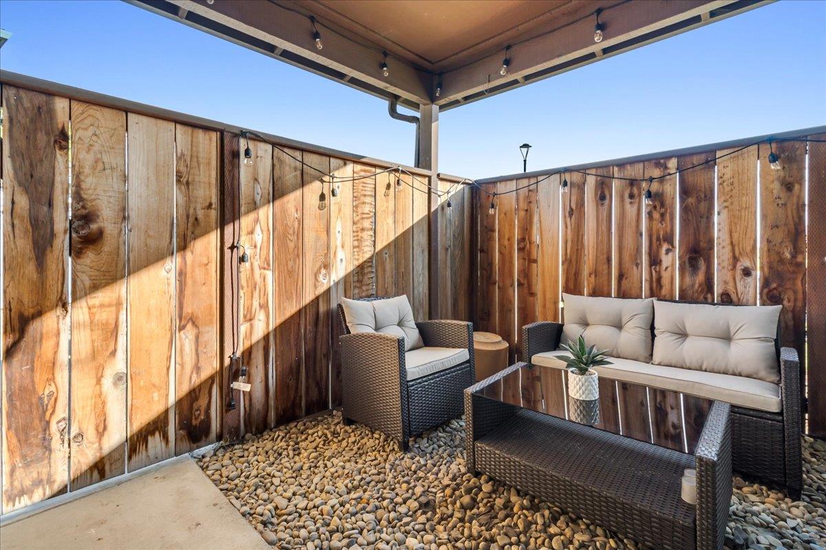 Detail Gallery Image 6 of 22 For 1867 Cherokee Dr #1,  Salinas,  CA 93906 - 1 Beds | 1 Baths