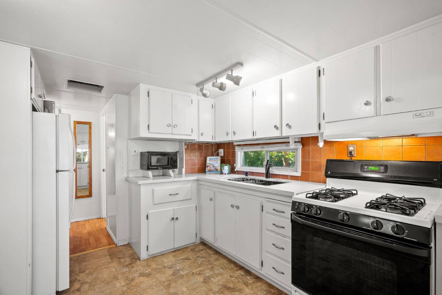 Detail Gallery Image 15 of 31 For 560 30th Ave #33,  Santa Cruz,  CA 95062 - 2 Beds | 1 Baths