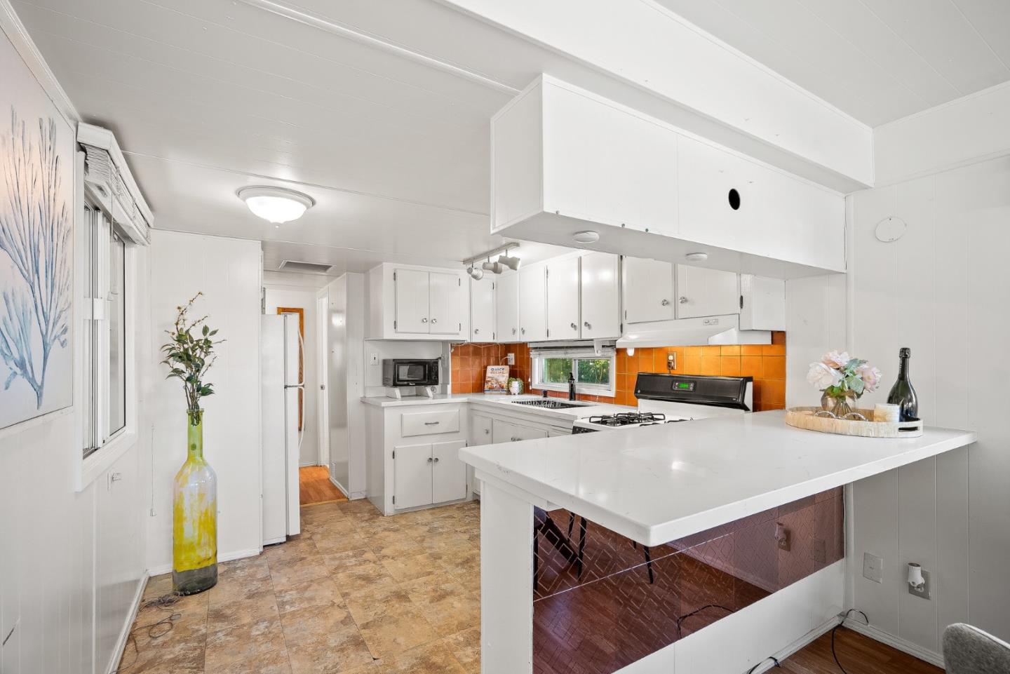 Detail Gallery Image 2 of 31 For 560 30th Ave #33,  Santa Cruz,  CA 95062 - 2 Beds | 1 Baths