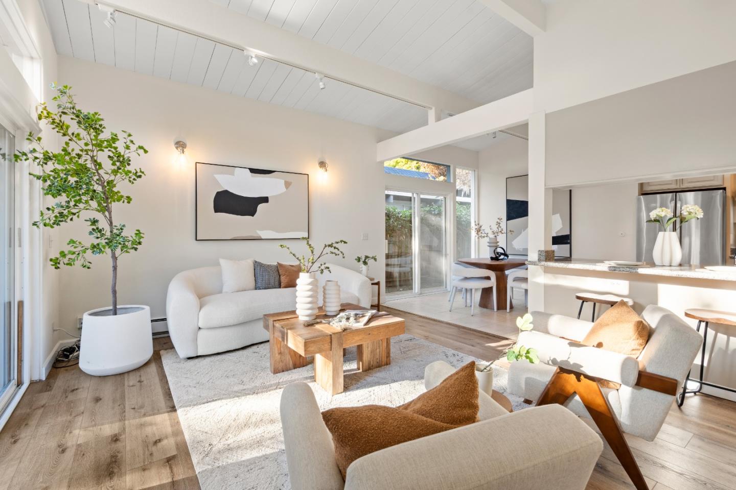 Detail Gallery Image 11 of 60 For 1186 Lyons St, Redwood City,  CA 94061 - 4 Beds | 2/1 Baths