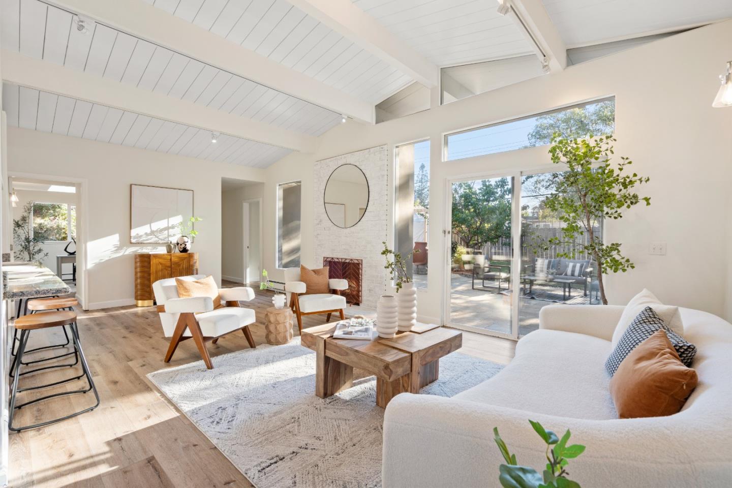 Detail Gallery Image 12 of 60 For 1186 Lyons St, Redwood City,  CA 94061 - 4 Beds | 2/1 Baths