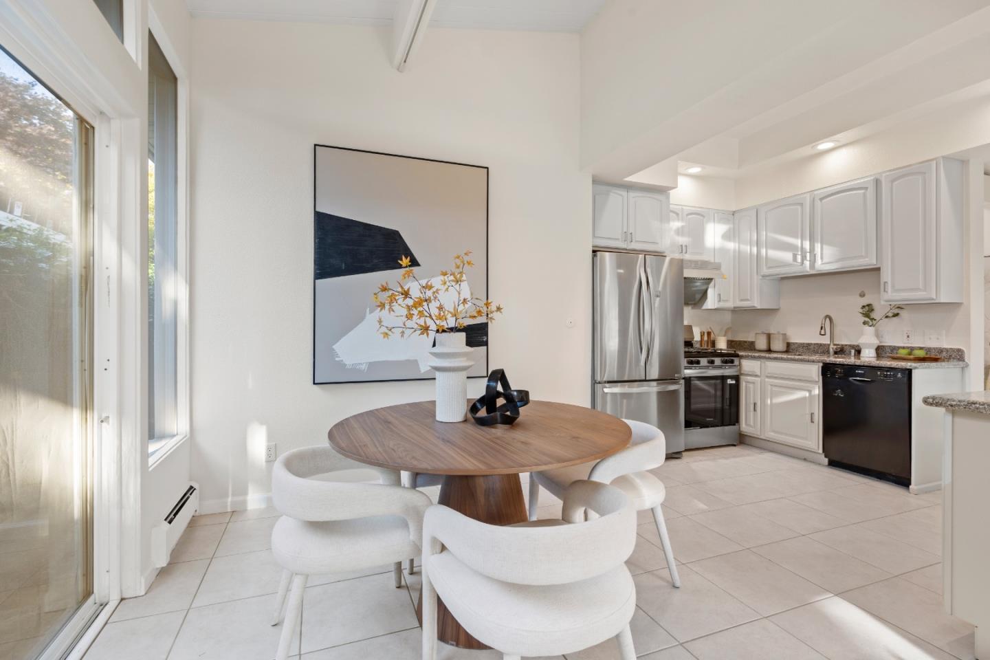 Detail Gallery Image 16 of 60 For 1186 Lyons St, Redwood City,  CA 94061 - 4 Beds | 2/1 Baths