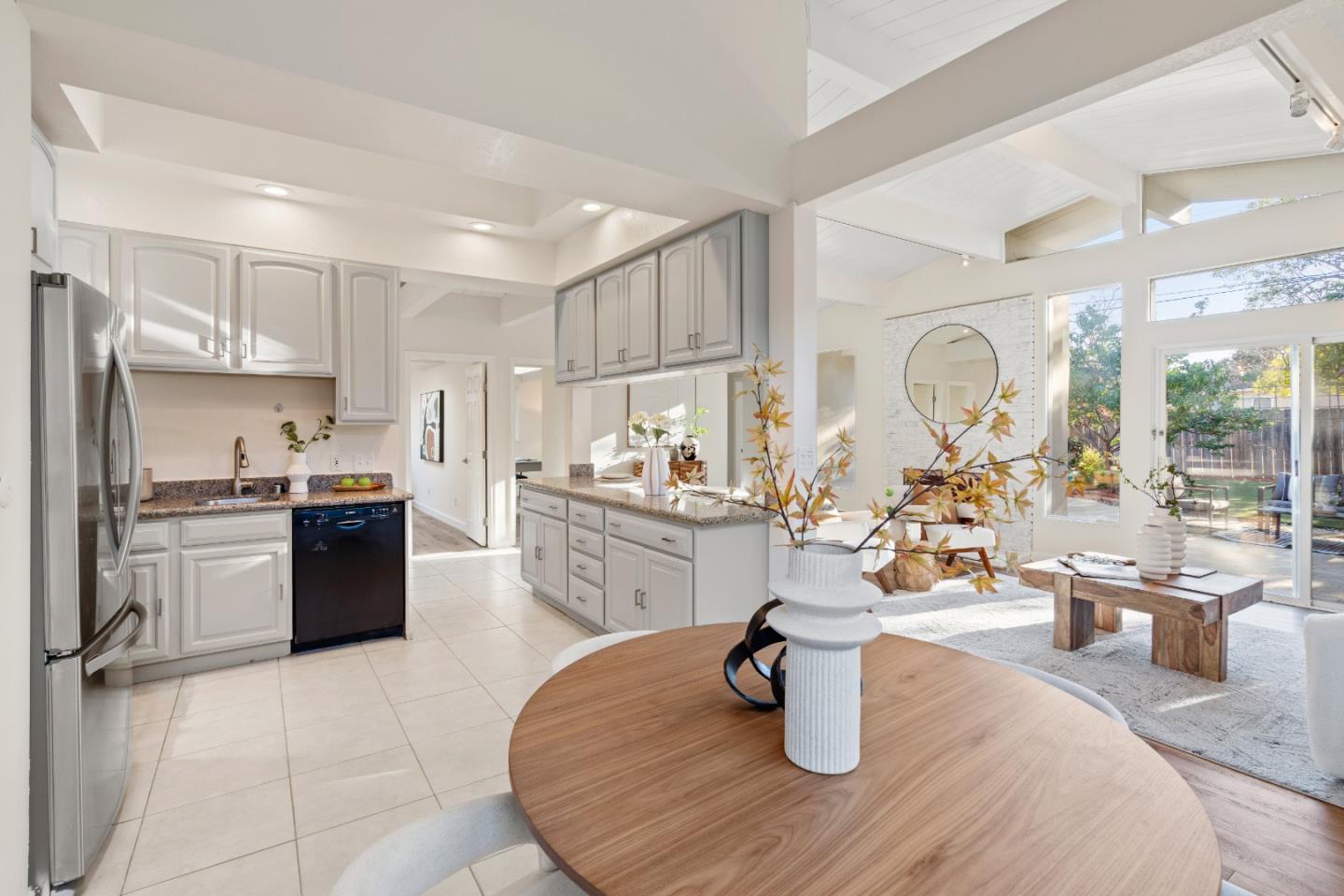 Detail Gallery Image 18 of 60 For 1186 Lyons St, Redwood City,  CA 94061 - 4 Beds | 2/1 Baths