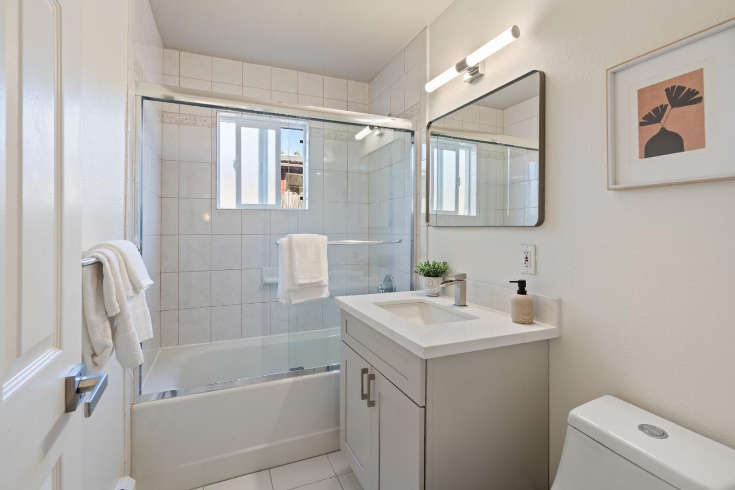 Detail Gallery Image 36 of 60 For 1186 Lyons St, Redwood City,  CA 94061 - 4 Beds | 2/1 Baths