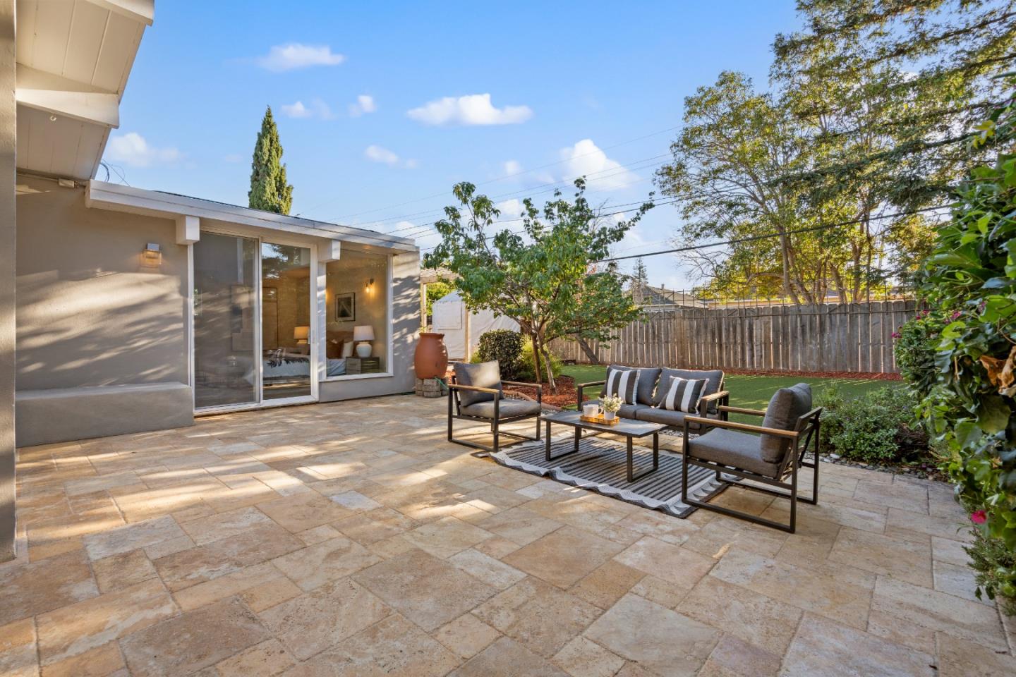 Detail Gallery Image 37 of 60 For 1186 Lyons St, Redwood City,  CA 94061 - 4 Beds | 2/1 Baths