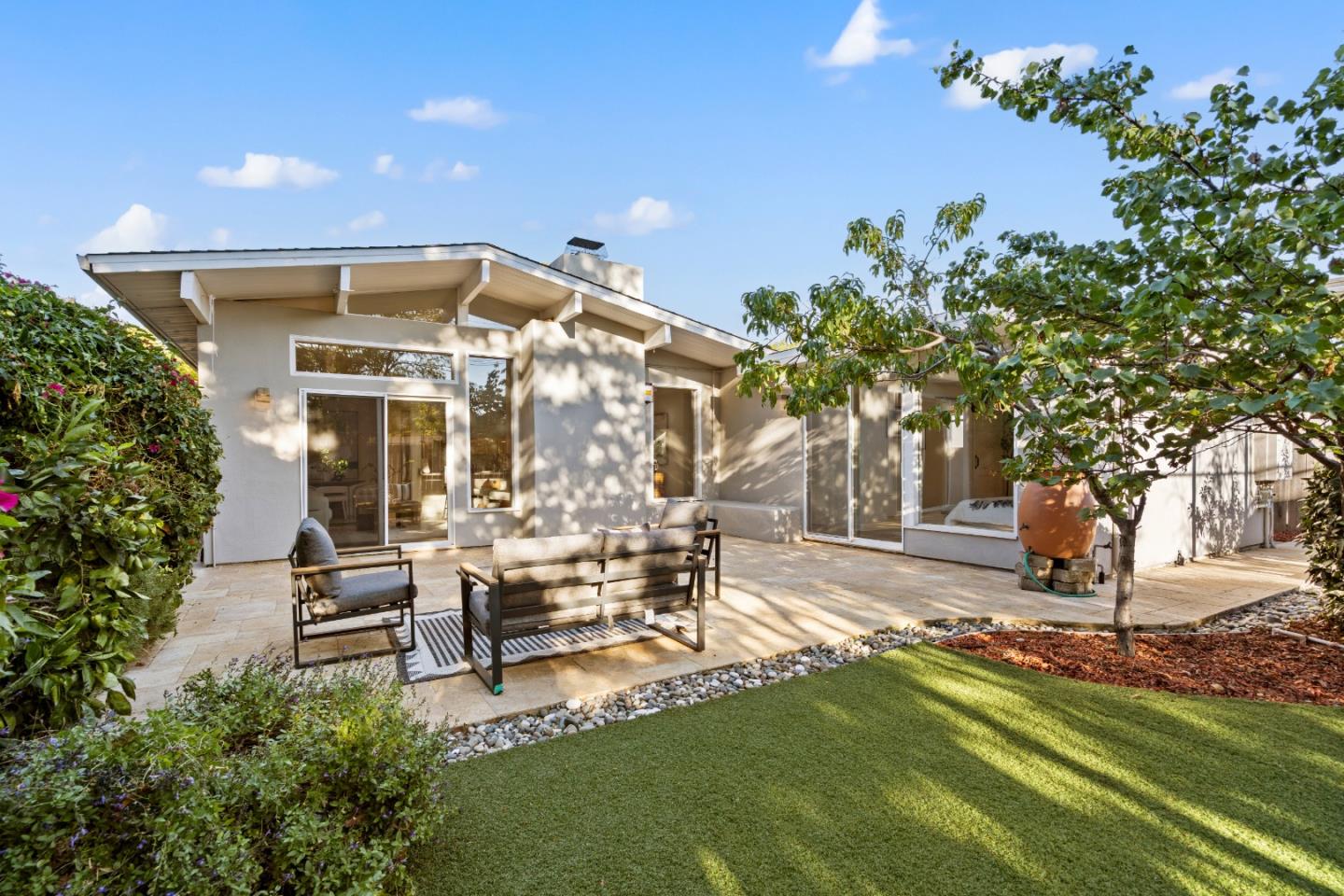 Detail Gallery Image 40 of 60 For 1186 Lyons St, Redwood City,  CA 94061 - 4 Beds | 2/1 Baths