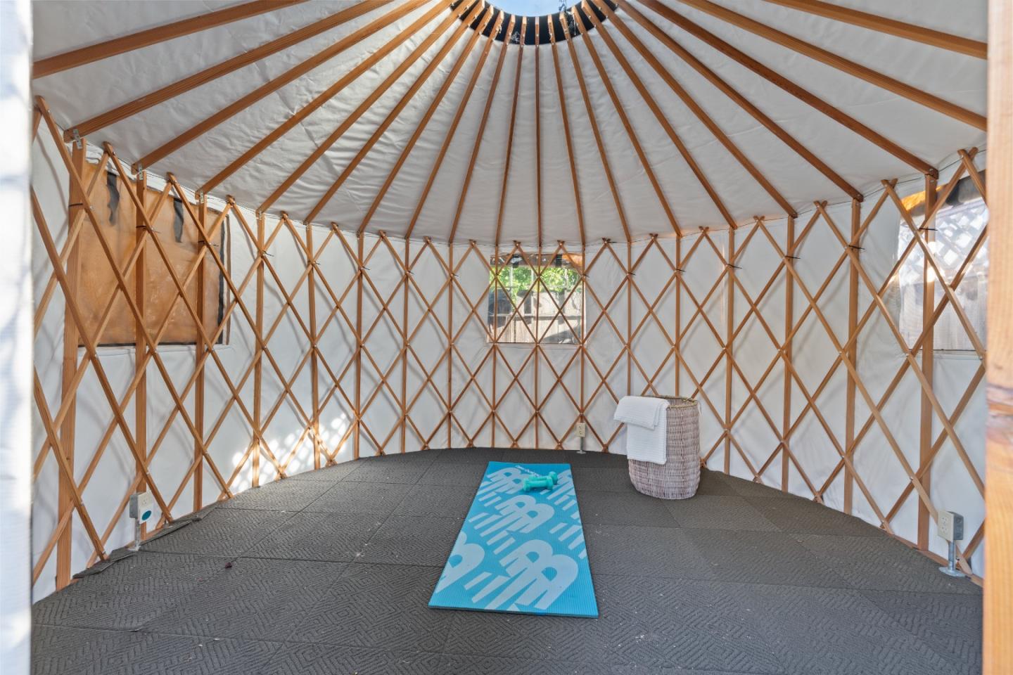 Detail Gallery Image 43 of 60 For 1186 Lyons St, Redwood City,  CA 94061 - 4 Beds | 2/1 Baths