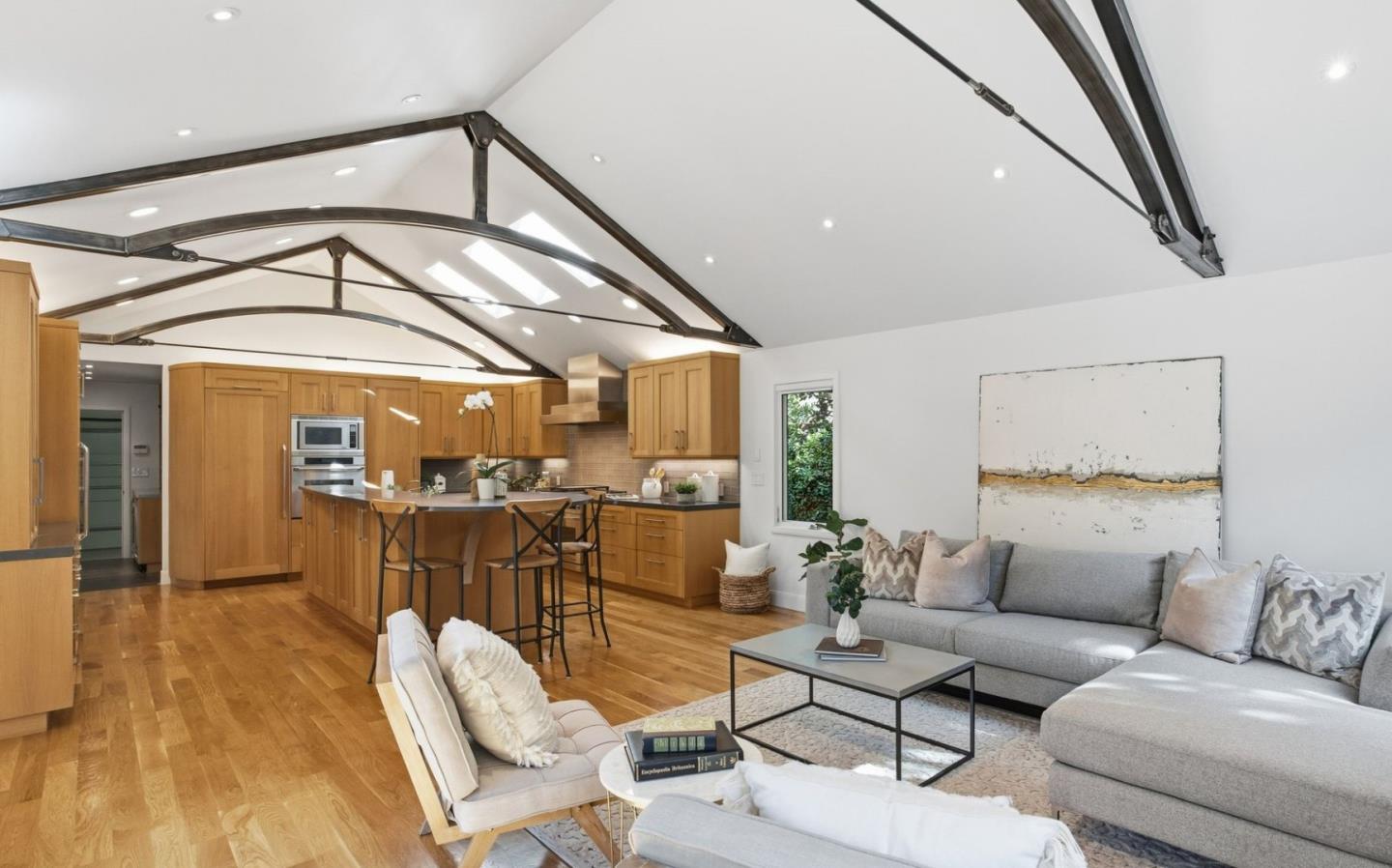 Detail Gallery Image 10 of 37 For 668 Arboleda Dr, Los Altos,  CA 94024 - 4 Beds | 2/1 Baths