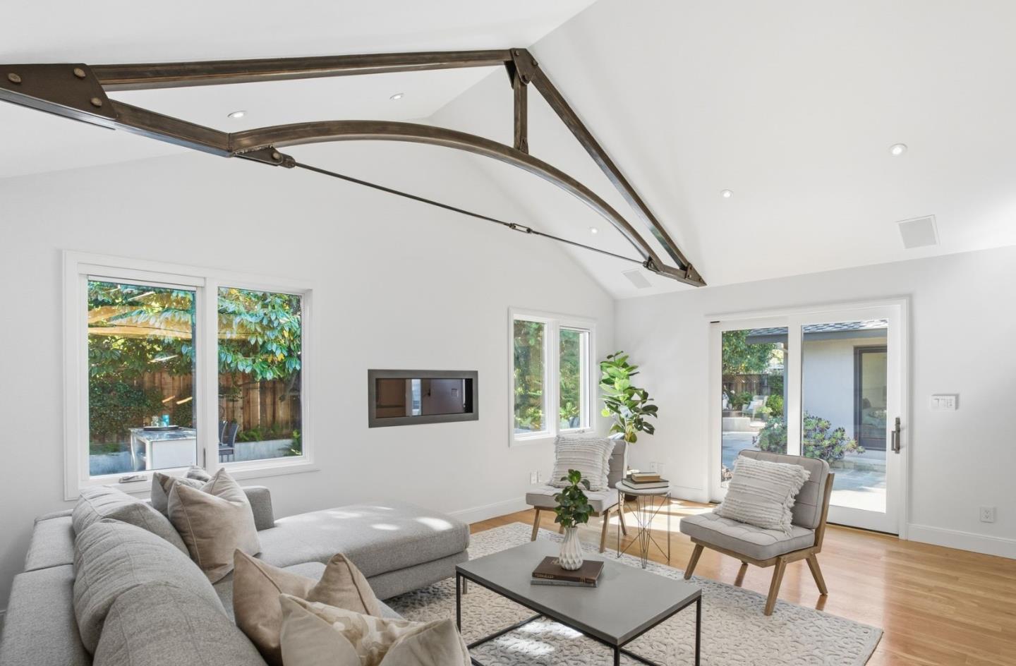 Detail Gallery Image 11 of 37 For 668 Arboleda Dr, Los Altos,  CA 94024 - 4 Beds | 2/1 Baths