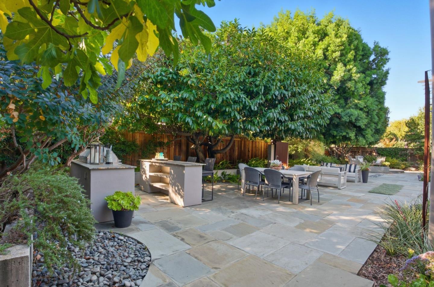 Detail Gallery Image 15 of 37 For 668 Arboleda Dr, Los Altos,  CA 94024 - 4 Beds | 2/1 Baths