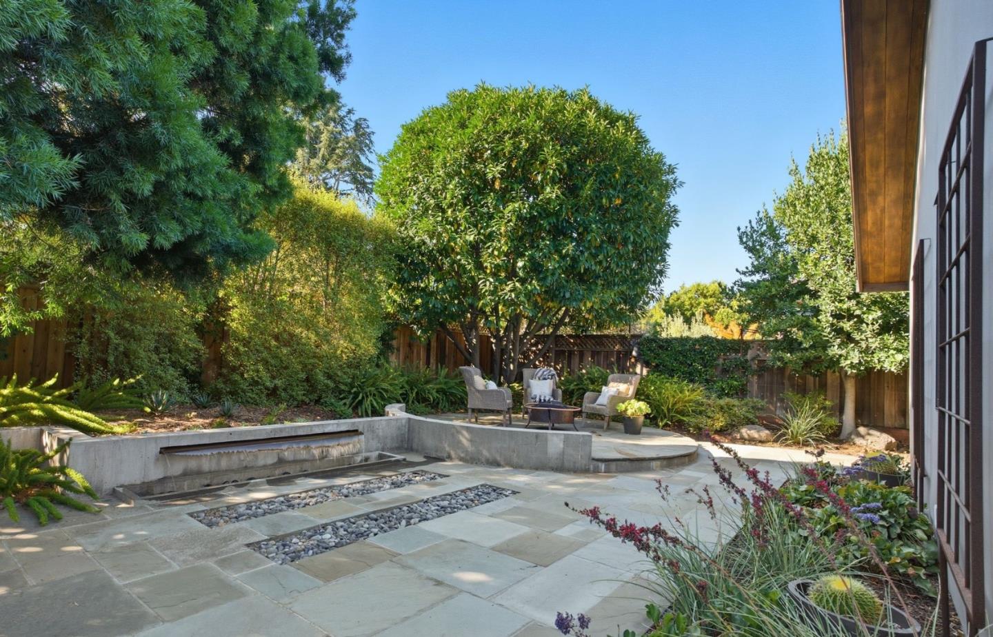 Detail Gallery Image 16 of 37 For 668 Arboleda Dr, Los Altos,  CA 94024 - 4 Beds | 2/1 Baths