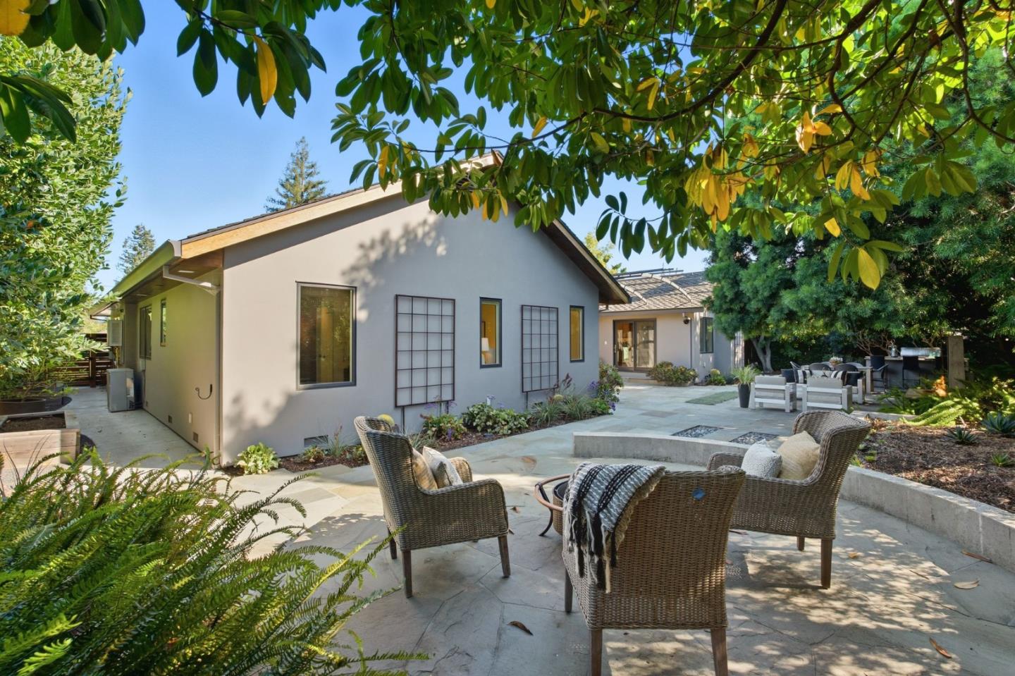 Detail Gallery Image 17 of 37 For 668 Arboleda Dr, Los Altos,  CA 94024 - 4 Beds | 2/1 Baths