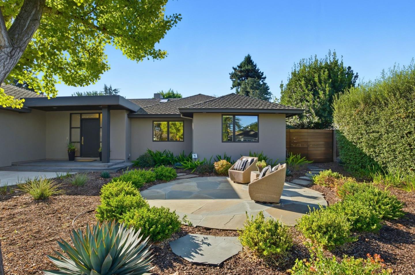 Detail Gallery Image 3 of 37 For 668 Arboleda Dr, Los Altos,  CA 94024 - 4 Beds | 2/1 Baths