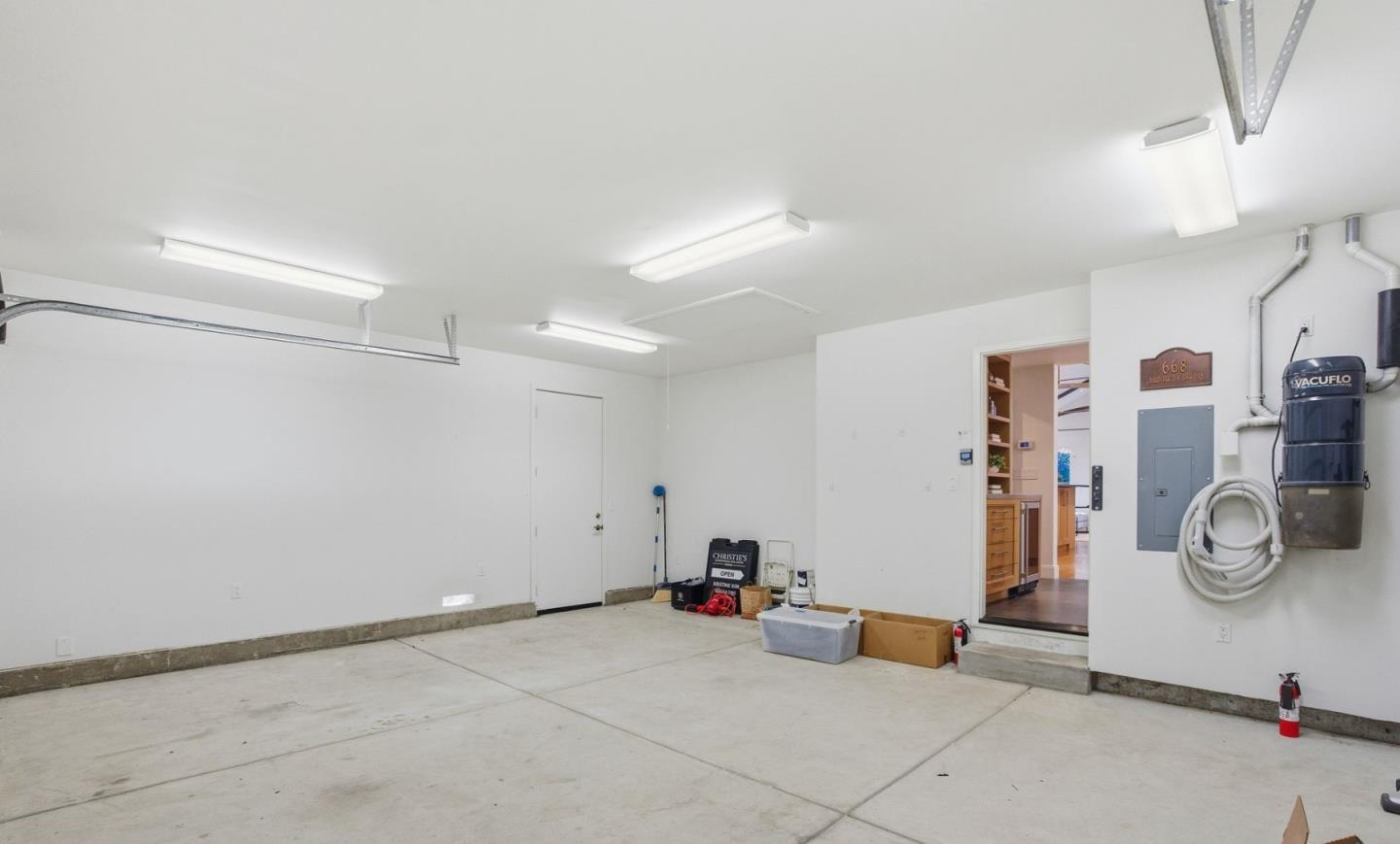 Detail Gallery Image 34 of 37 For 668 Arboleda Dr, Los Altos,  CA 94024 - 4 Beds | 2/1 Baths