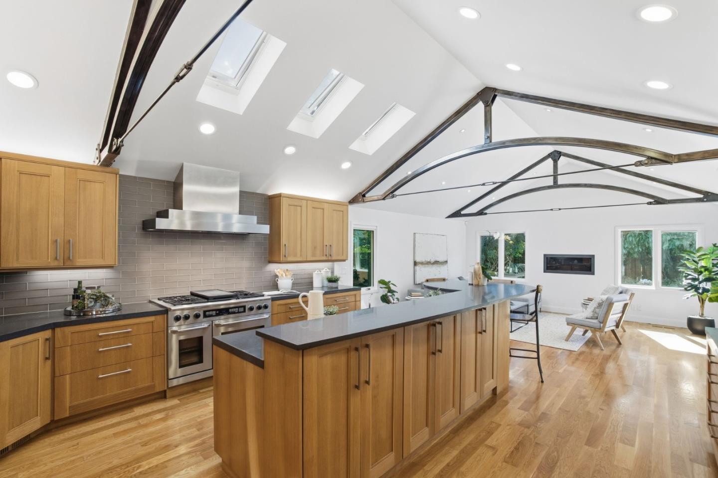 Detail Gallery Image 8 of 37 For 668 Arboleda Dr, Los Altos,  CA 94024 - 4 Beds | 2/1 Baths