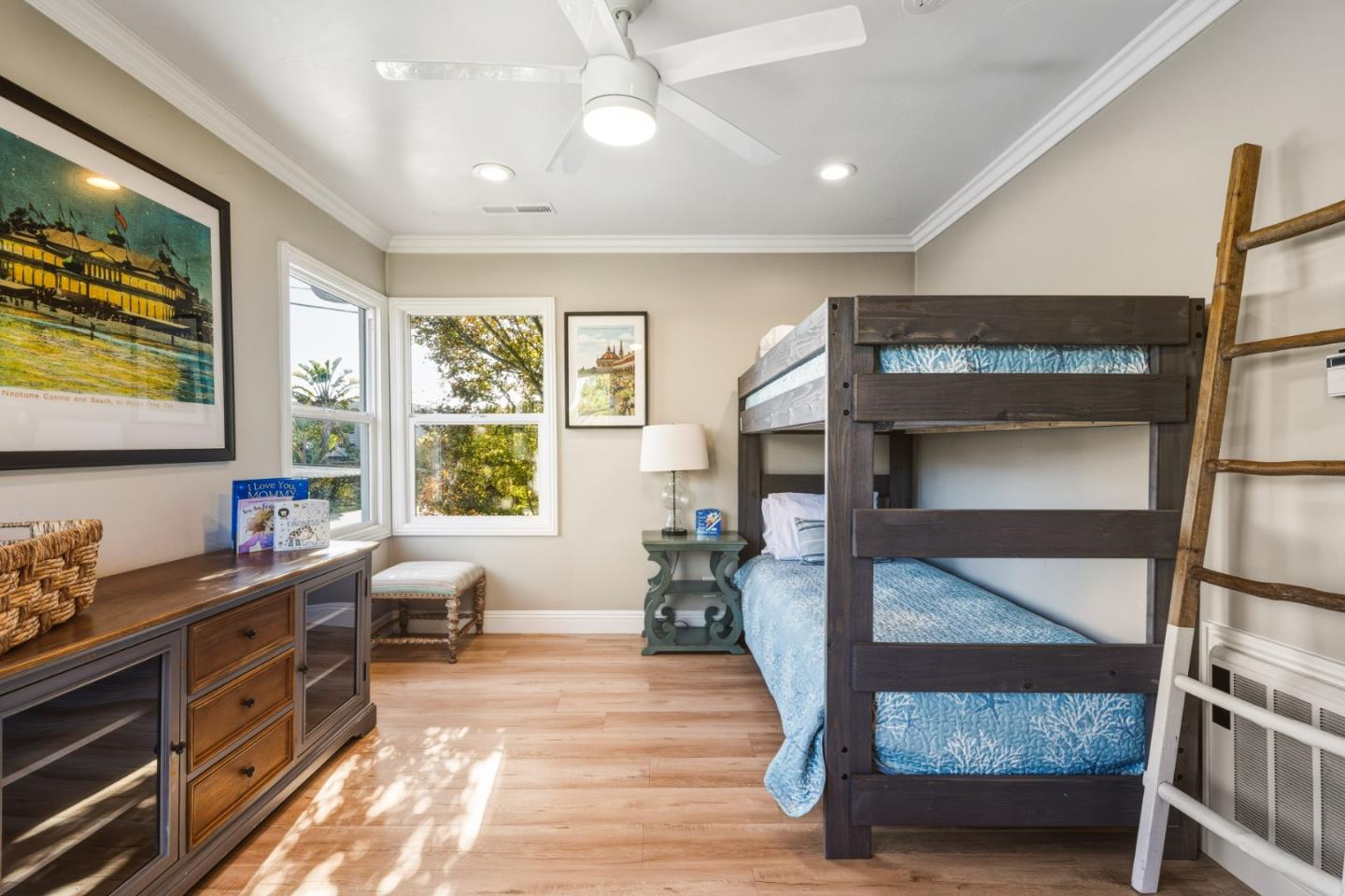 Detail Gallery Image 18 of 80 For 17 Sunset Dr, Watsonville,  CA 95076 - 4 Beds | 4 Baths