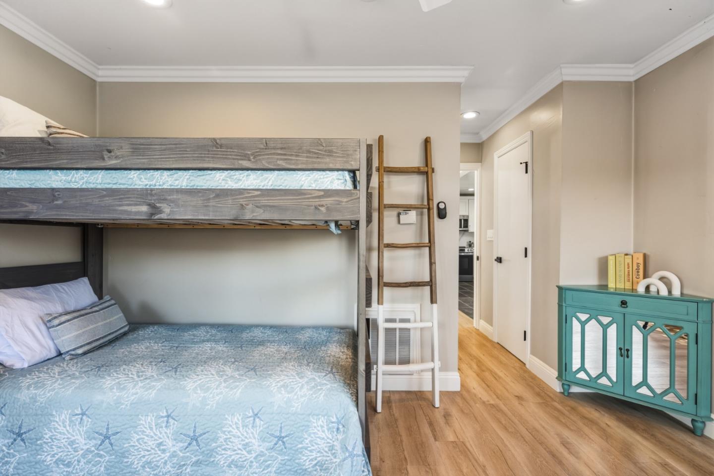 Detail Gallery Image 20 of 80 For 17 Sunset Dr, Watsonville,  CA 95076 - 4 Beds | 4 Baths