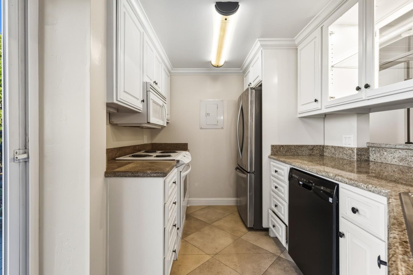 Detail Gallery Image 45 of 80 For 17 Sunset Dr, Watsonville,  CA 95076 - 4 Beds | 4 Baths