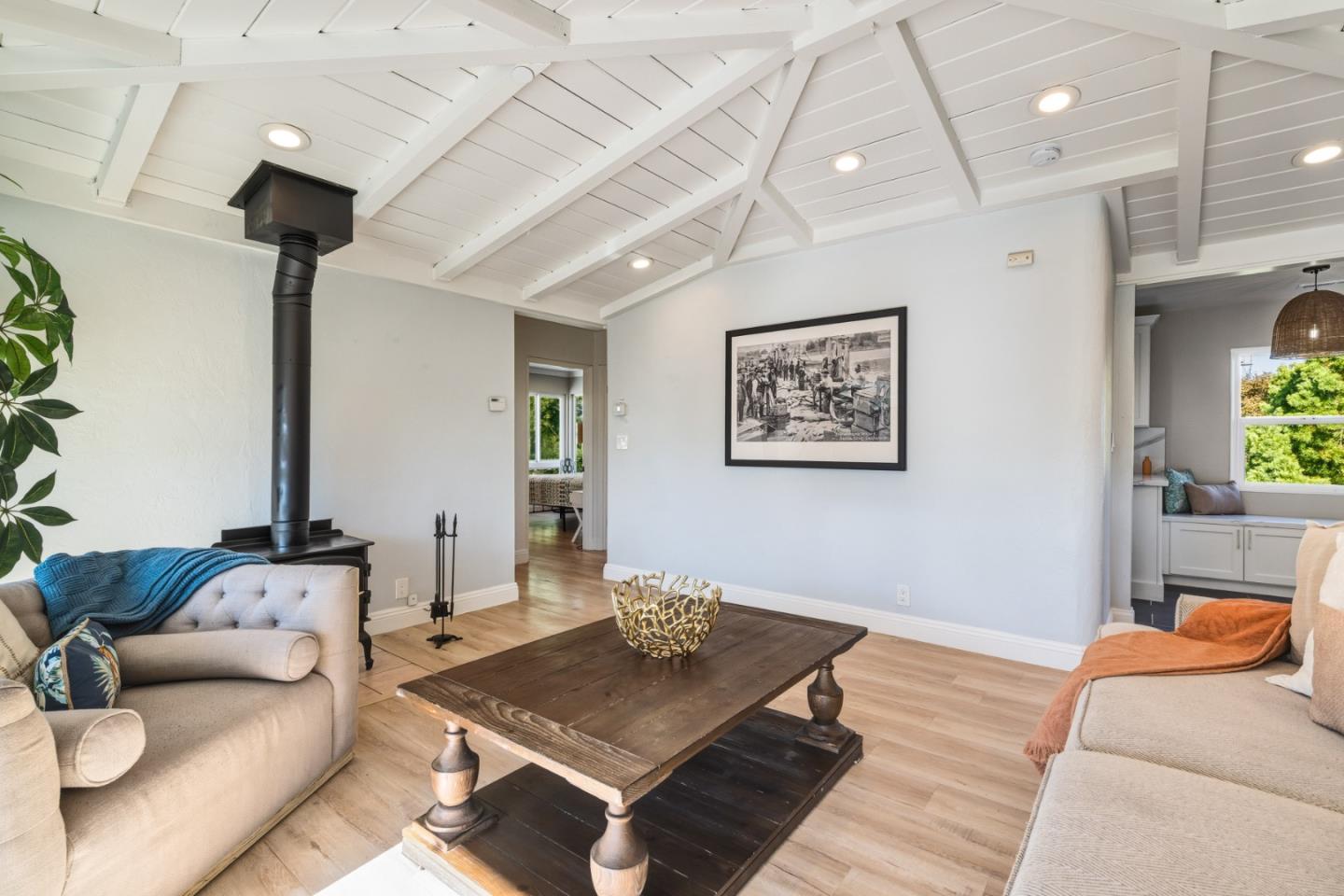 Detail Gallery Image 6 of 80 For 17 Sunset Dr, Watsonville,  CA 95076 - 4 Beds | 4 Baths