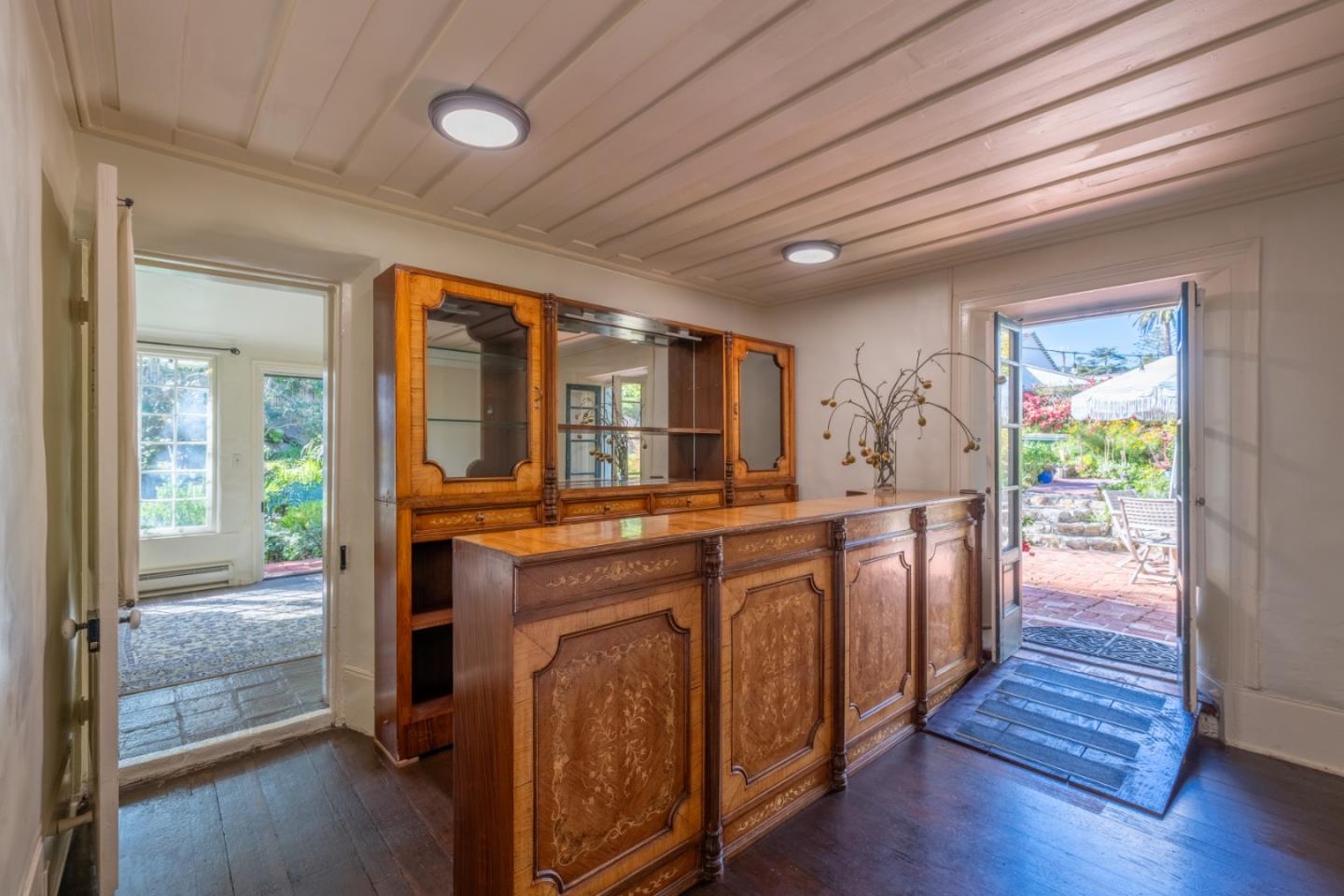 Detail Gallery Image 17 of 63 For 502 Pierce St, Monterey,  CA 93940 - 3 Beds | 2 Baths