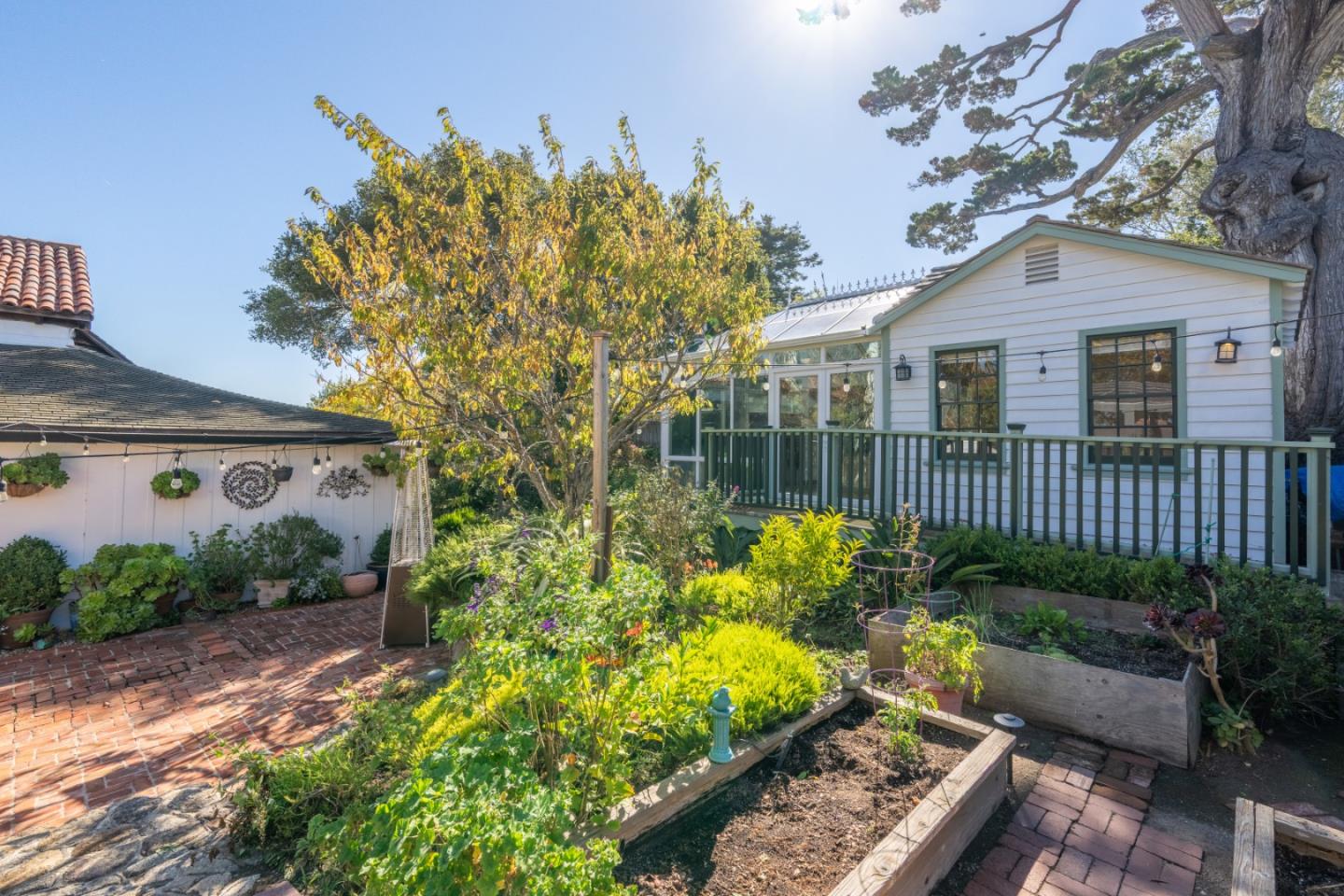 Detail Gallery Image 28 of 63 For 502 Pierce St, Monterey,  CA 93940 - 3 Beds | 2 Baths