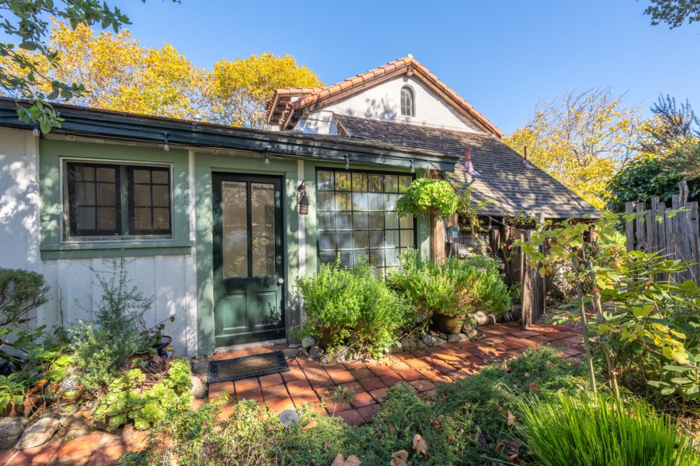 Detail Gallery Image 36 of 63 For 502 Pierce St, Monterey,  CA 93940 - 3 Beds | 2 Baths