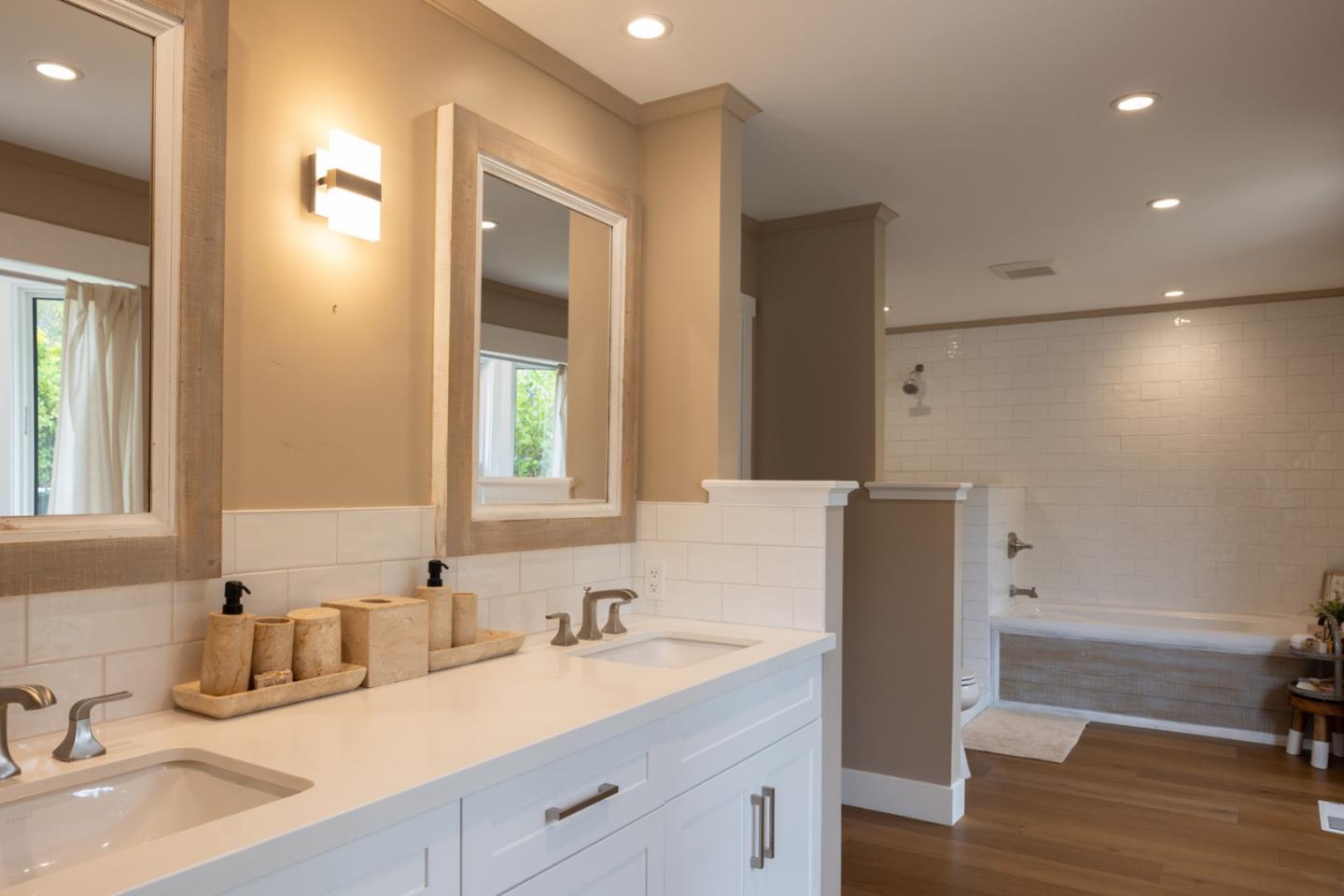 Detail Gallery Image 10 of 18 For 8044 Poplar Ln, Carmel,  CA 93923 - 4 Beds | 4/1 Baths