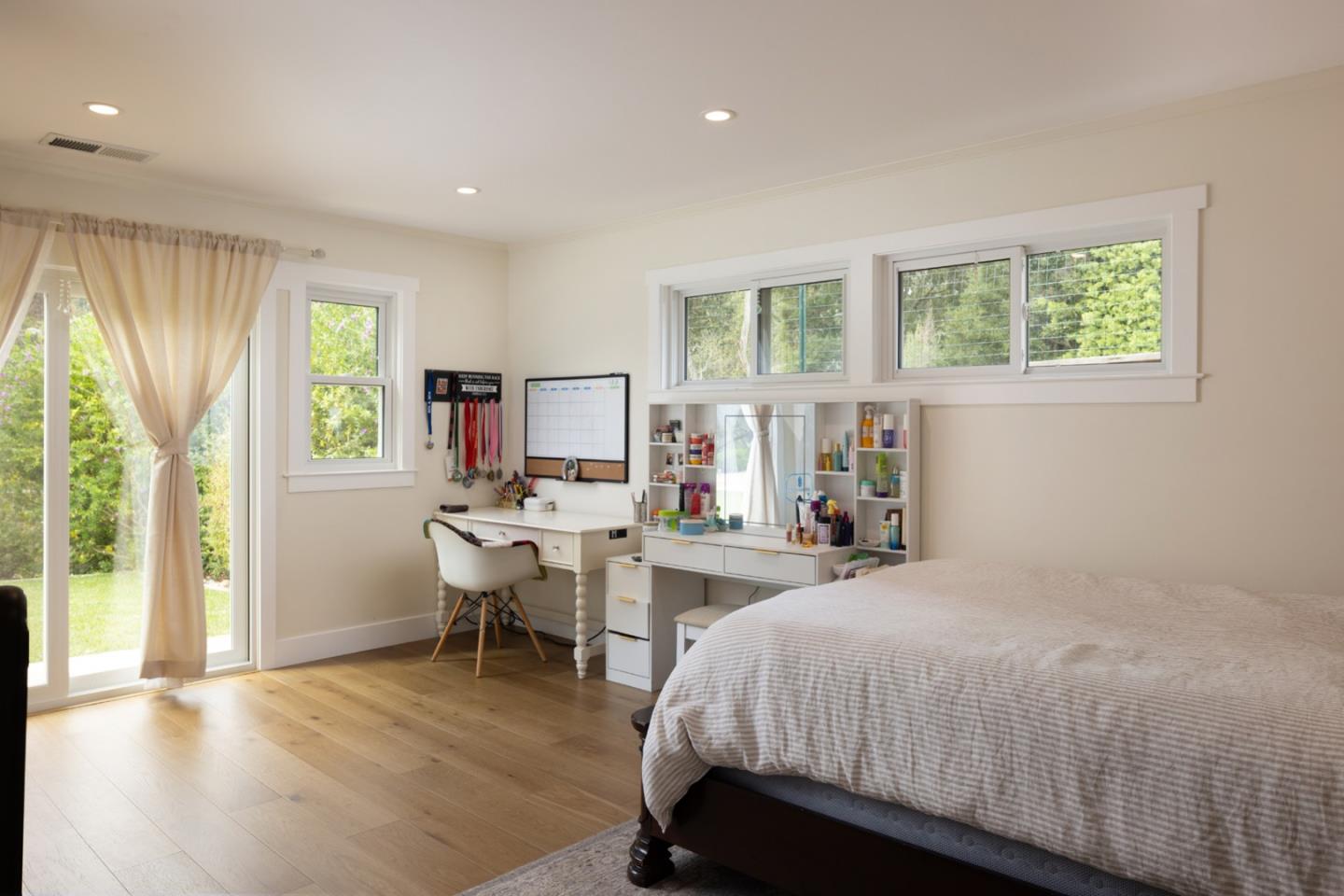 Detail Gallery Image 11 of 18 For 8044 Poplar Ln, Carmel,  CA 93923 - 4 Beds | 4/1 Baths