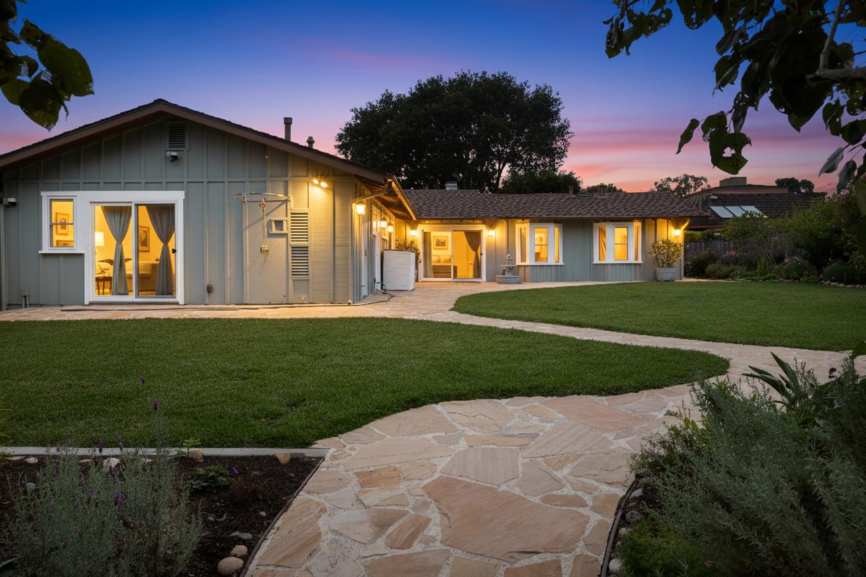 Detail Gallery Image 16 of 18 For 8044 Poplar Ln, Carmel,  CA 93923 - 4 Beds | 4/1 Baths