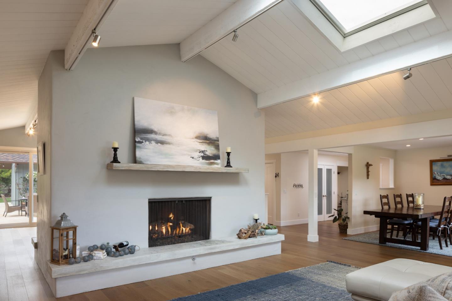 Detail Gallery Image 3 of 18 For 8044 Poplar Ln, Carmel,  CA 93923 - 4 Beds | 4/1 Baths