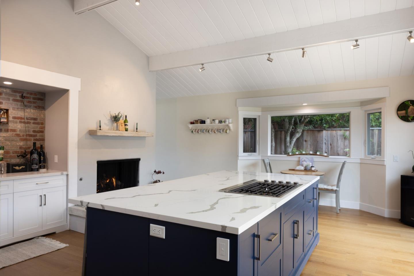 Detail Gallery Image 6 of 18 For 8044 Poplar Ln, Carmel,  CA 93923 - 4 Beds | 4/1 Baths