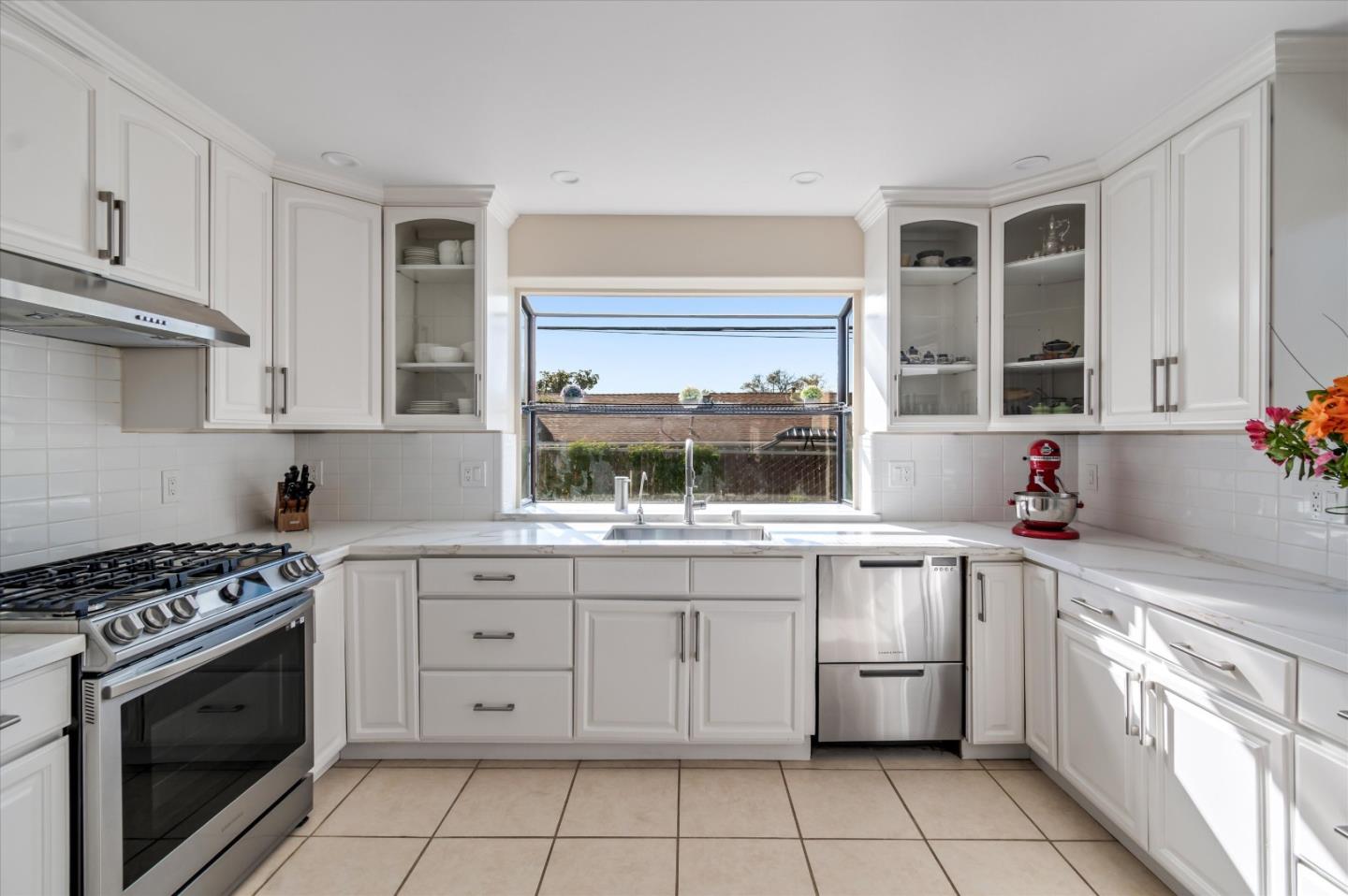 Detail Gallery Image 8 of 22 For 48287 Sawleaf St, Fremont,  CA 94539 - 4 Beds | 3 Baths