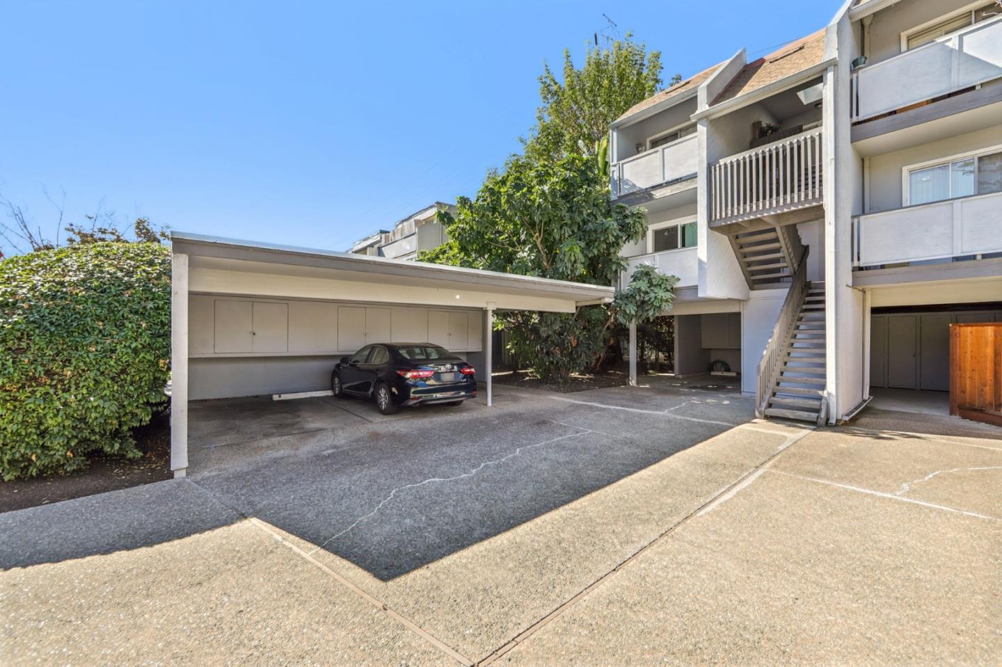 Detail Gallery Image 20 of 28 For 650 Alamo Ct #5,  Mountain View,  CA 94043 - 1 Beds | 1 Baths