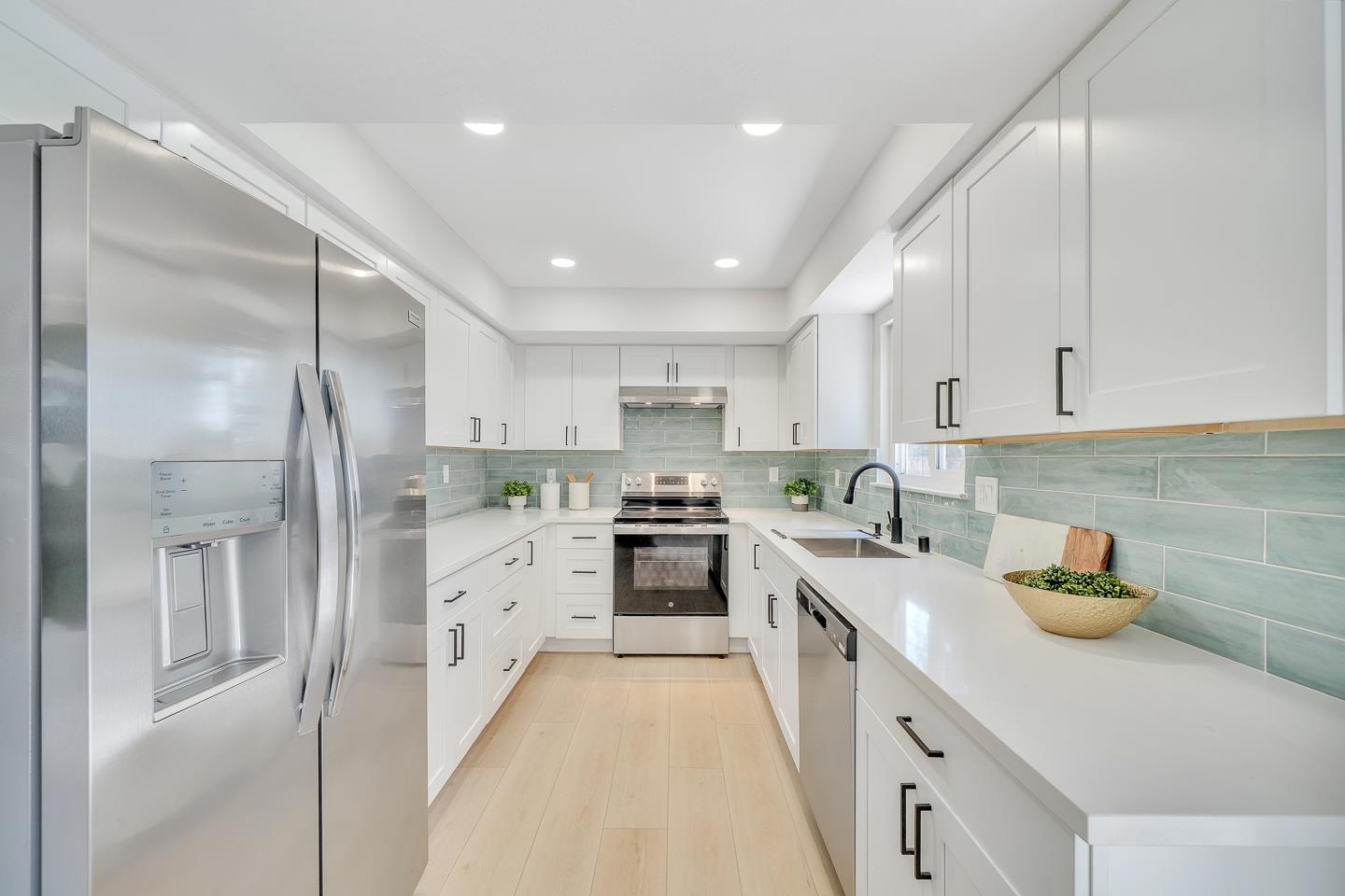 Detail Gallery Image 10 of 35 For 36146 Indian Wells, Newark,  CA 94560 - 5 Beds | 3 Baths