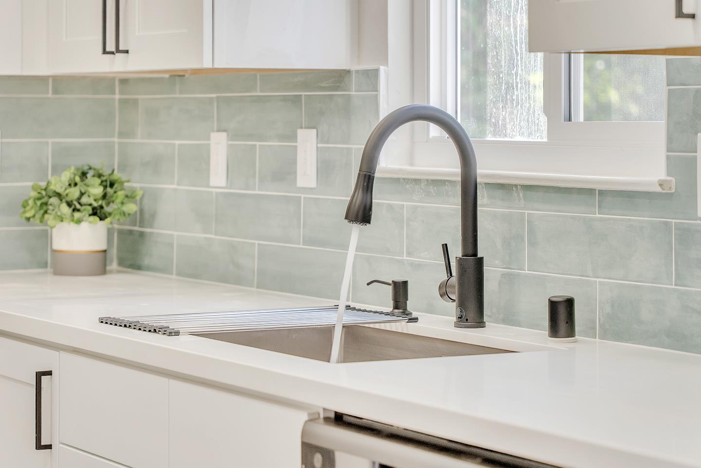 Detail Gallery Image 13 of 35 For 36146 Indian Wells, Newark,  CA 94560 - 5 Beds | 3 Baths