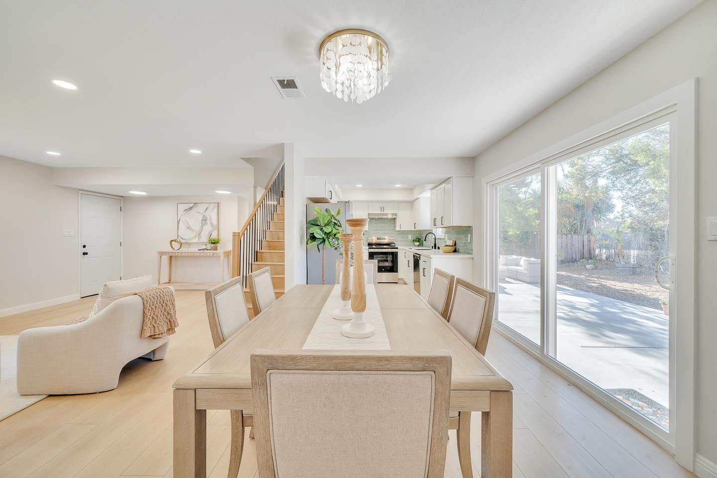 Detail Gallery Image 8 of 35 For 36146 Indian Wells, Newark,  CA 94560 - 5 Beds | 3 Baths