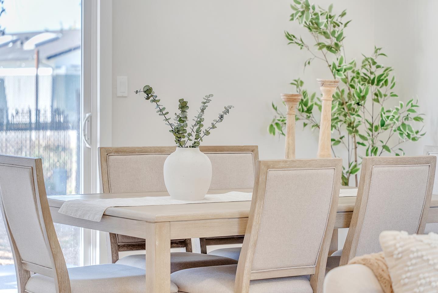 Detail Gallery Image 9 of 35 For 36146 Indian Wells, Newark,  CA 94560 - 5 Beds | 3 Baths