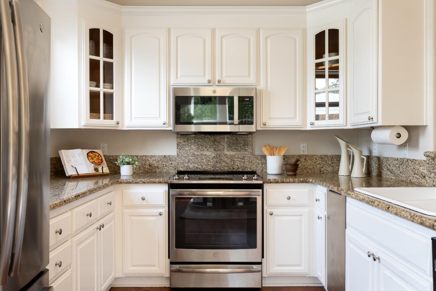 Detail Gallery Image 11 of 40 For 1237 Capuchino Ave #7,  Burlingame,  CA 94010 - 2 Beds | 2 Baths