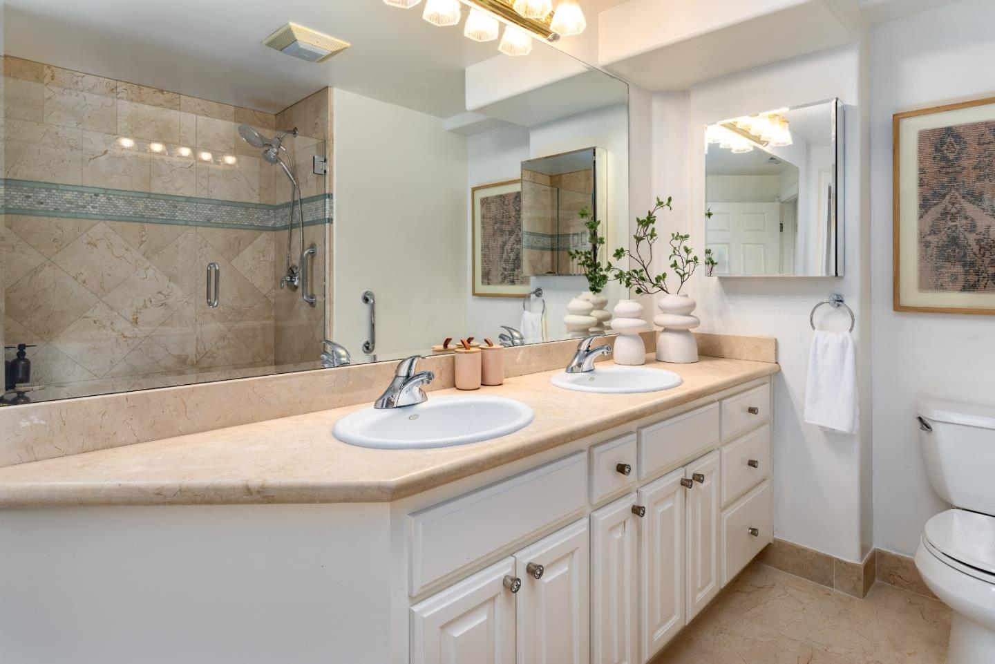 Detail Gallery Image 22 of 40 For 1237 Capuchino Ave #7,  Burlingame,  CA 94010 - 2 Beds | 2 Baths