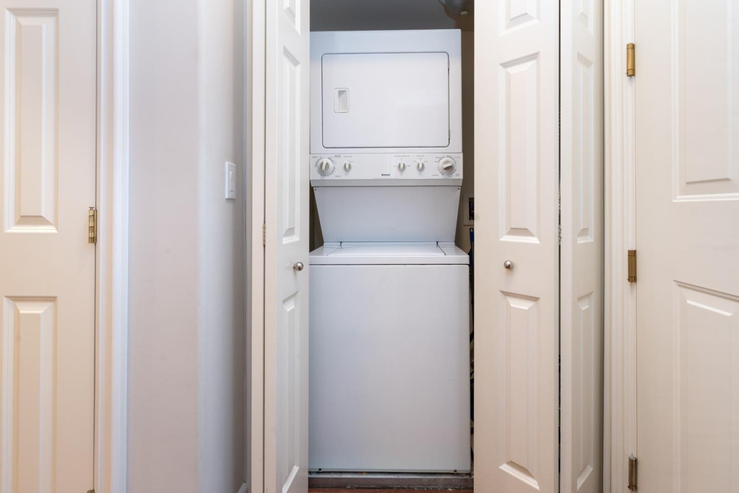 Detail Gallery Image 29 of 40 For 1237 Capuchino Ave #7,  Burlingame,  CA 94010 - 2 Beds | 2 Baths