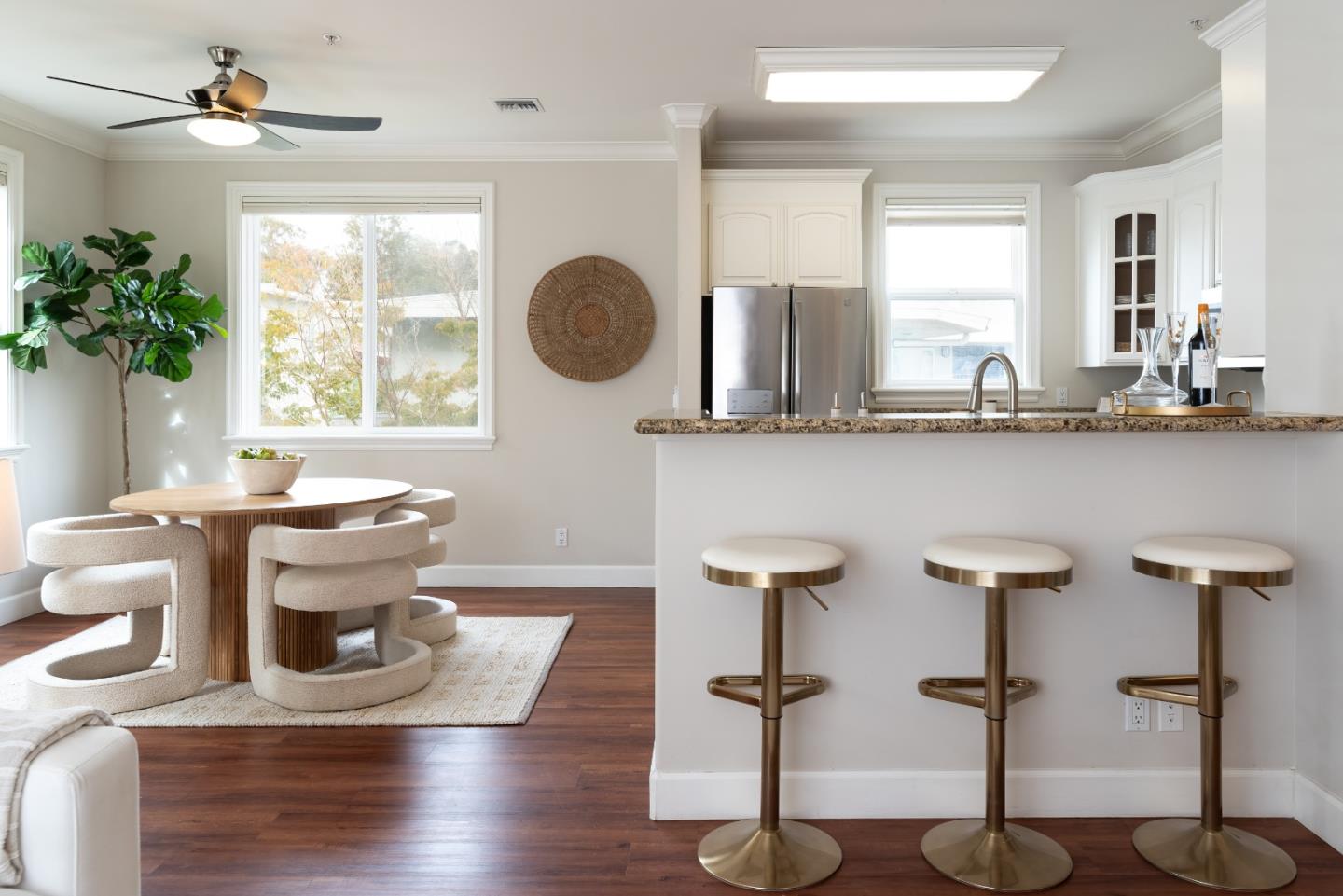 Detail Gallery Image 6 of 40 For 1237 Capuchino Ave #7,  Burlingame,  CA 94010 - 2 Beds | 2 Baths