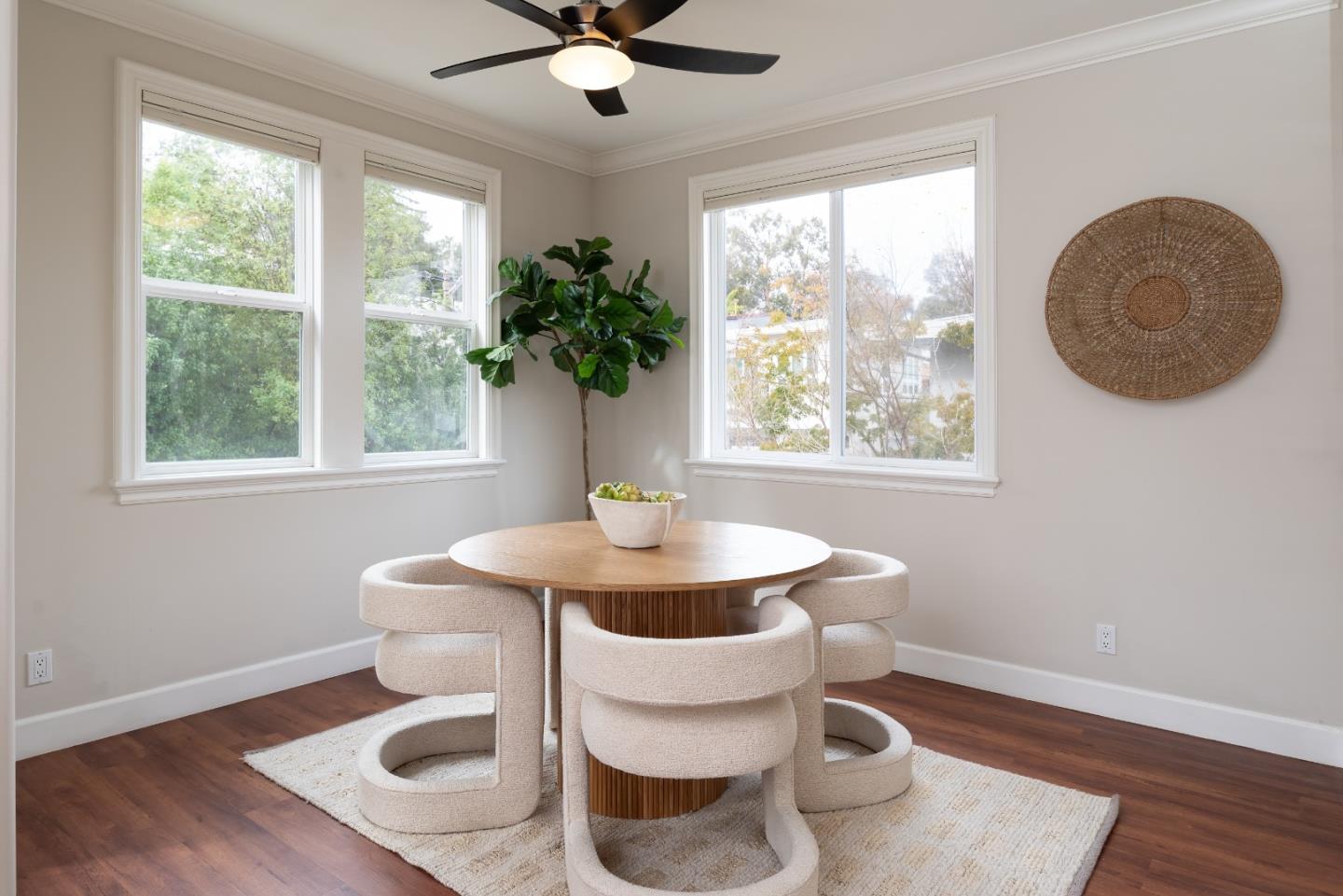 Detail Gallery Image 8 of 40 For 1237 Capuchino Ave #7,  Burlingame,  CA 94010 - 2 Beds | 2 Baths