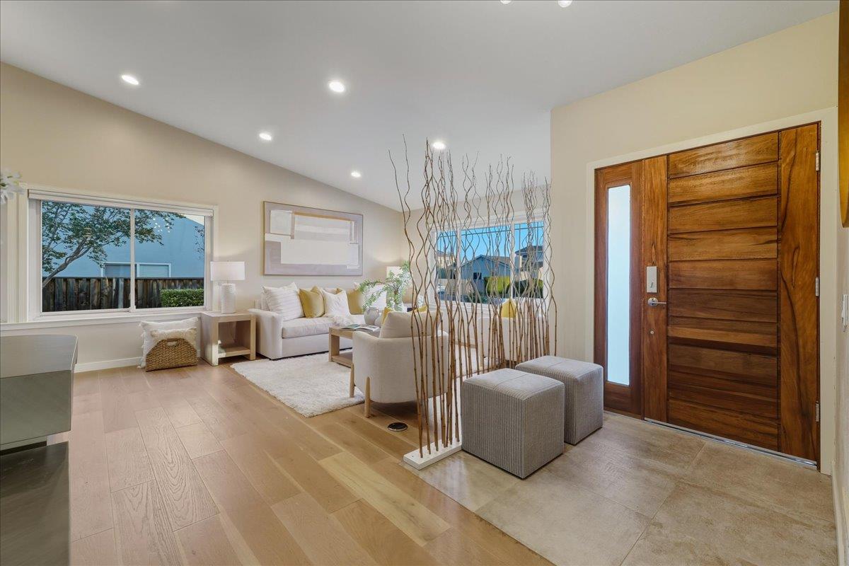 Detail Gallery Image 13 of 64 For 917 Laguna Cir, Foster City,  CA 94404 - 4 Beds | 2 Baths