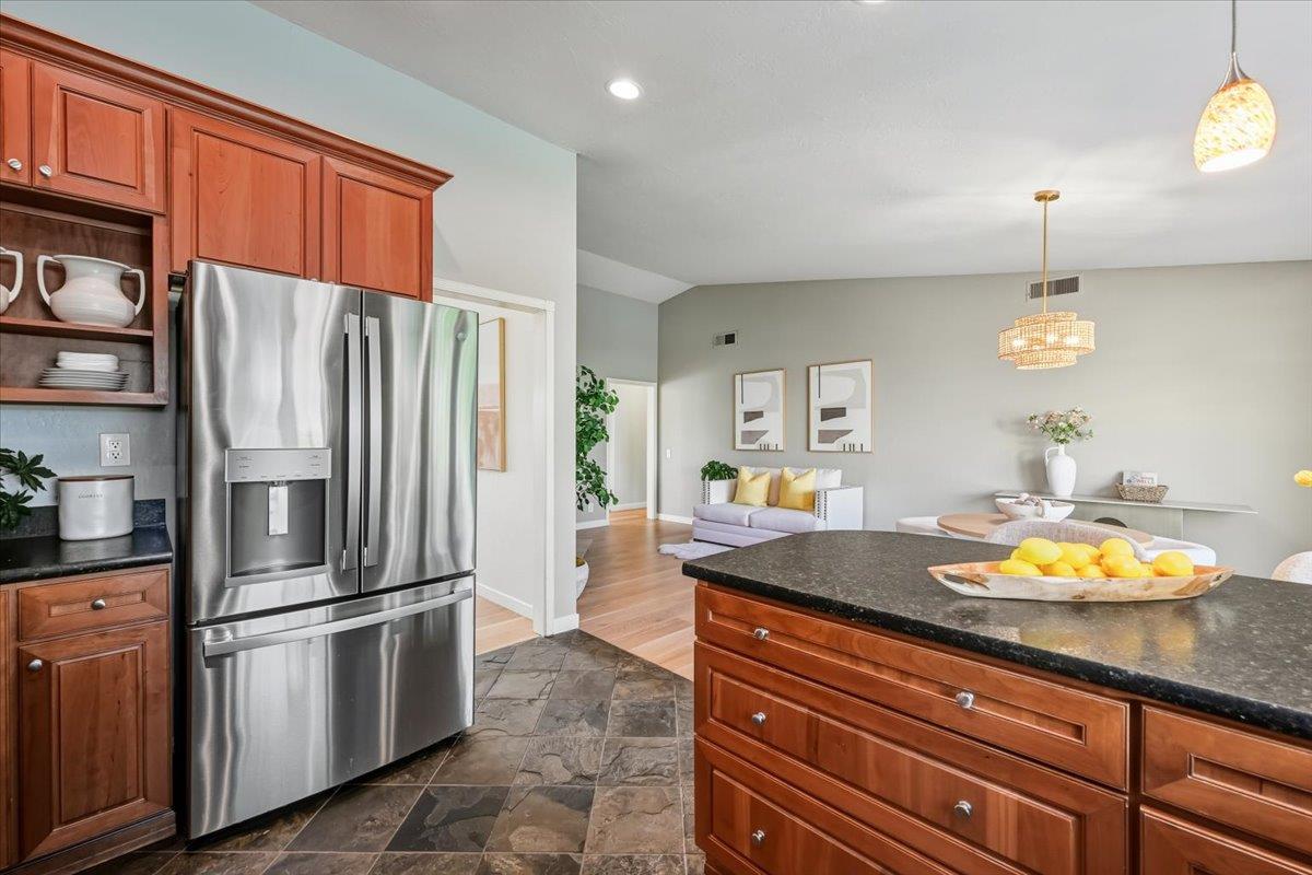Detail Gallery Image 25 of 64 For 917 Laguna Cir, Foster City,  CA 94404 - 4 Beds | 2 Baths