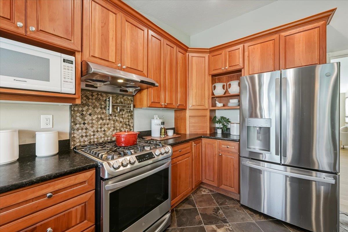 Detail Gallery Image 26 of 64 For 917 Laguna Cir, Foster City,  CA 94404 - 4 Beds | 2 Baths